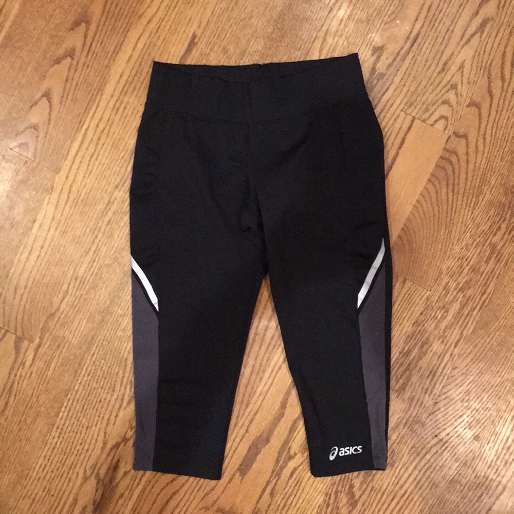 ASICS size S crop pants